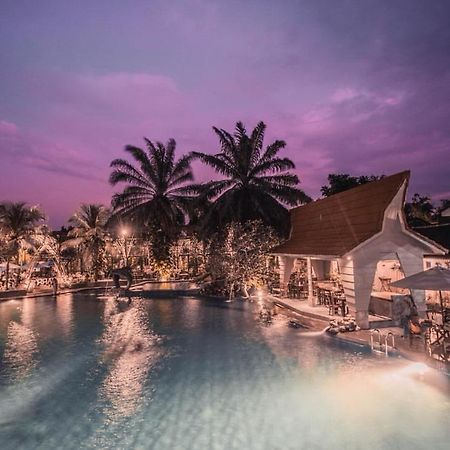 Bukit Daun Hotel And Resort Kediri  Zewnętrze zdjęcie