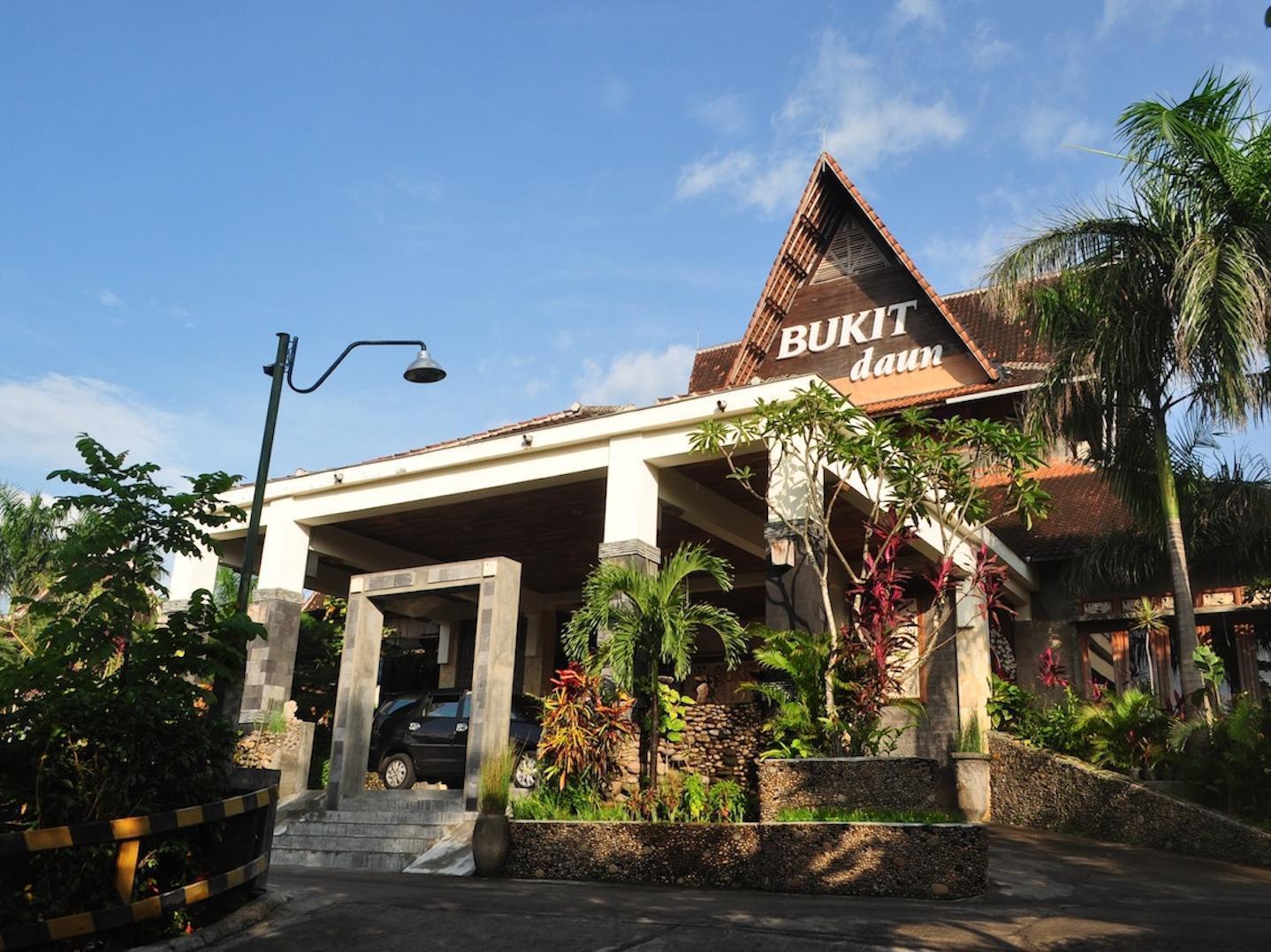 Bukit Daun Hotel And Resort Kediri  Zewnętrze zdjęcie