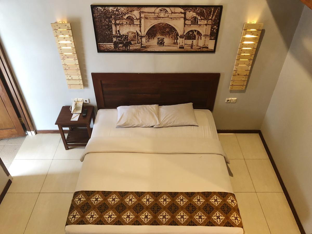 Bukit Daun Hotel And Resort Kediri  Zewnętrze zdjęcie
