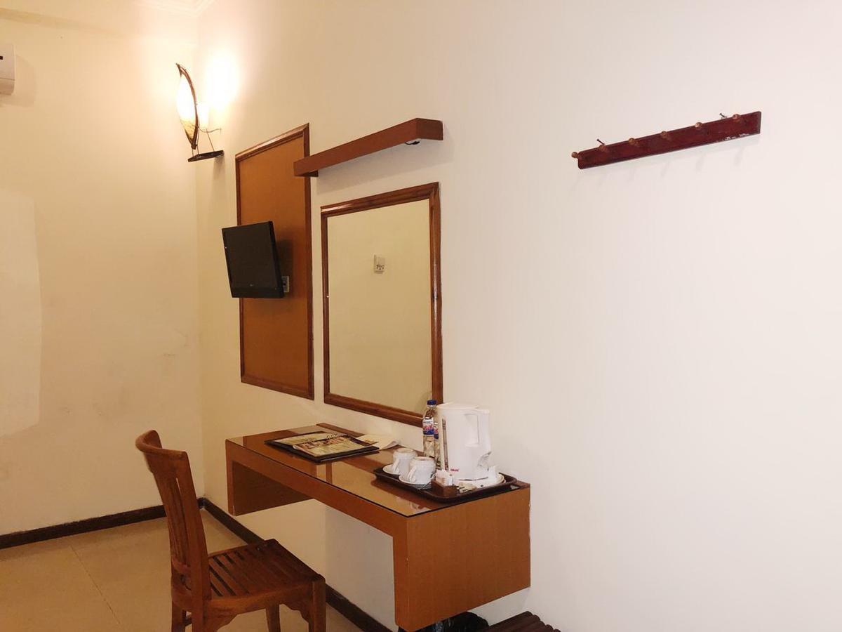 Bukit Daun Hotel And Resort Kediri  Zewnętrze zdjęcie