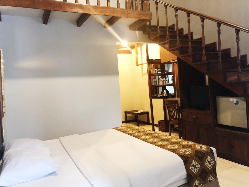 Bukit Daun Hotel And Resort Kediri  Zewnętrze zdjęcie
