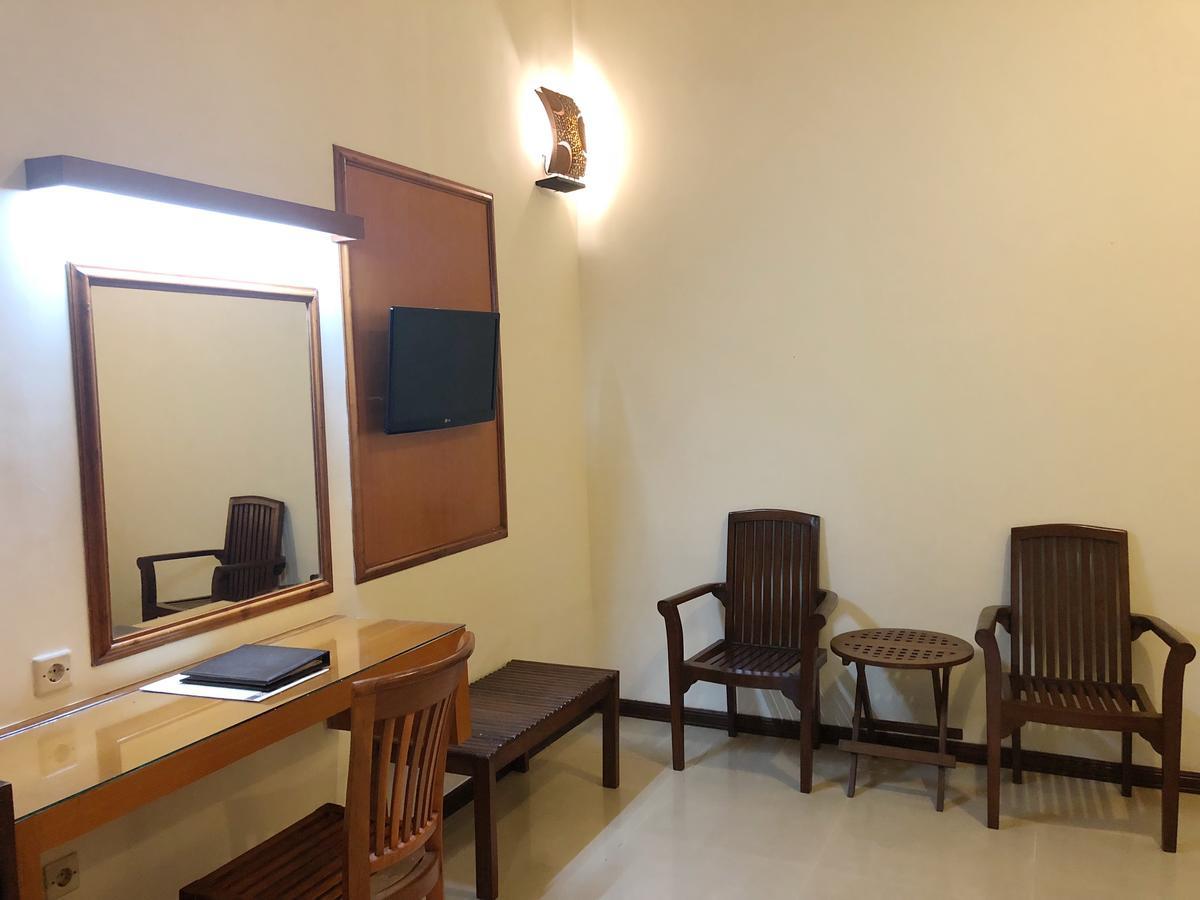Bukit Daun Hotel And Resort Kediri  Zewnętrze zdjęcie