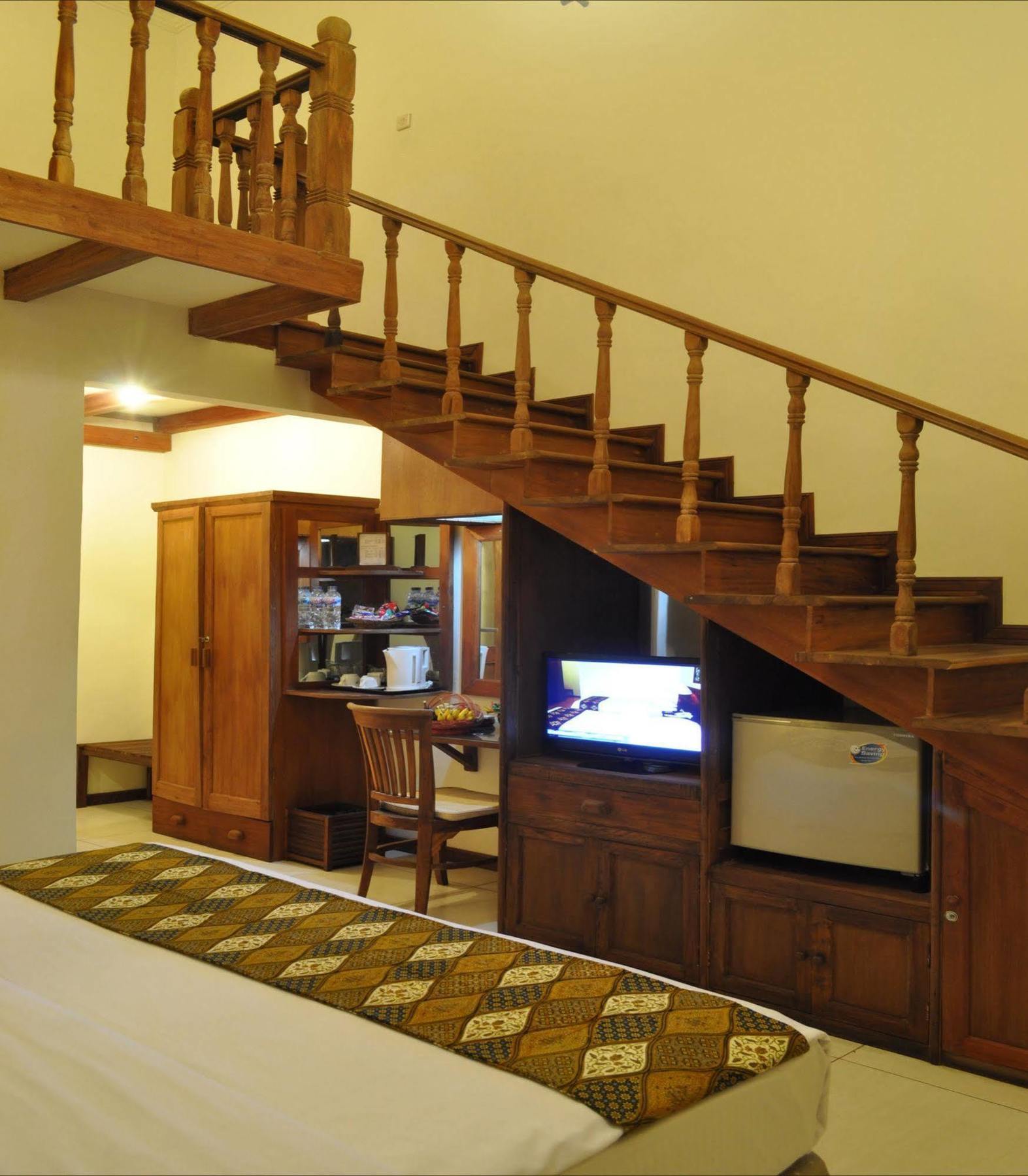 Bukit Daun Hotel And Resort Kediri  Zewnętrze zdjęcie