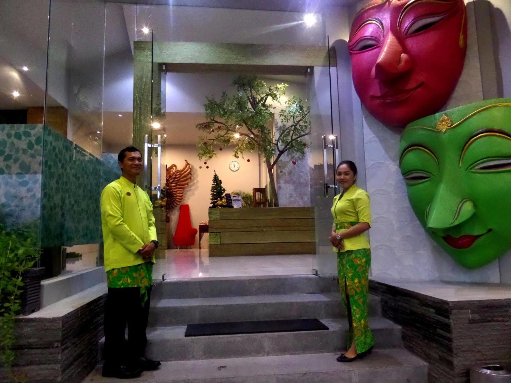 Bukit Daun Hotel And Resort Kediri  Zewnętrze zdjęcie