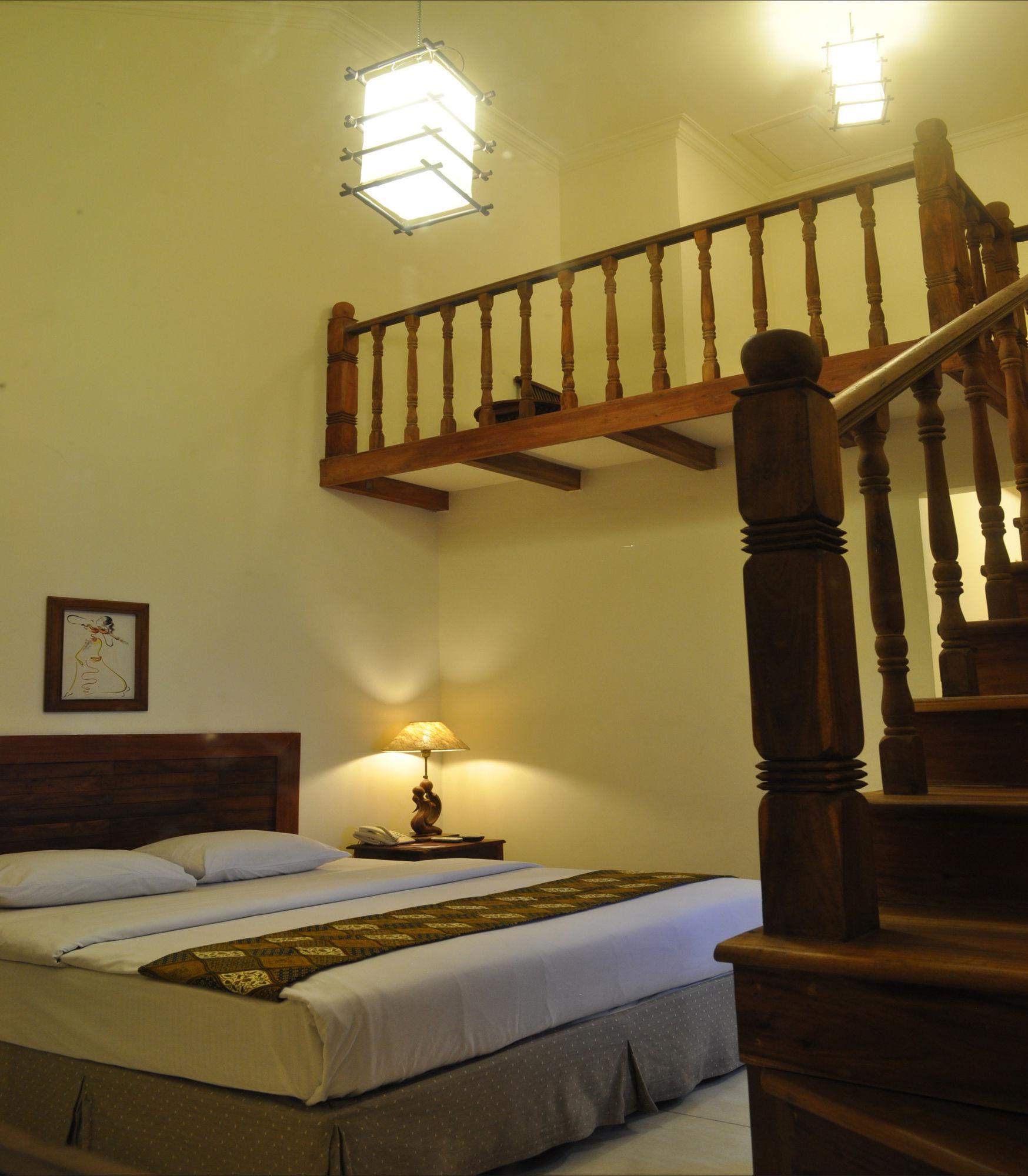Bukit Daun Hotel And Resort Kediri  Zewnętrze zdjęcie