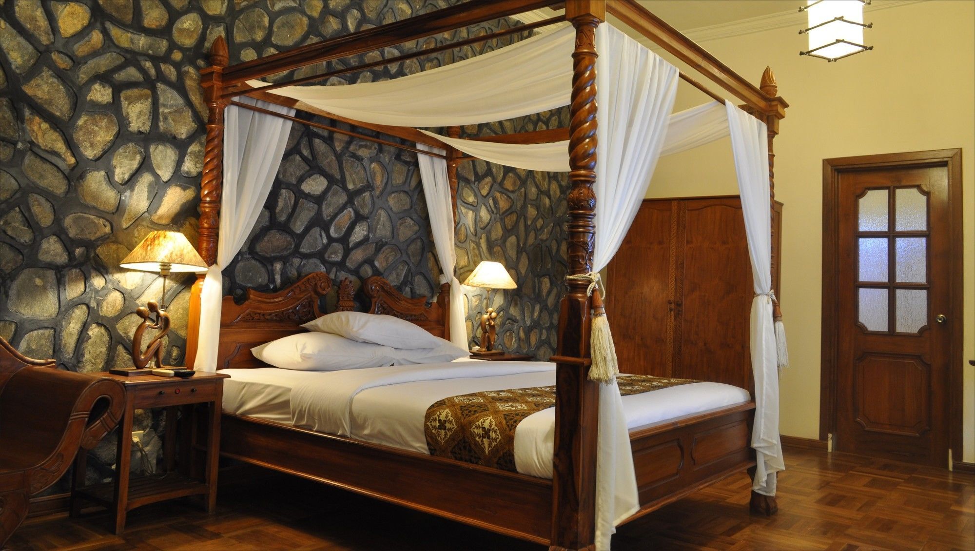 Bukit Daun Hotel And Resort Kediri  Zewnętrze zdjęcie